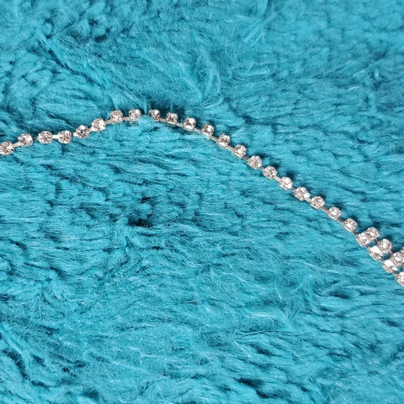 Earring & Necklace Set - Picture 5 of 7